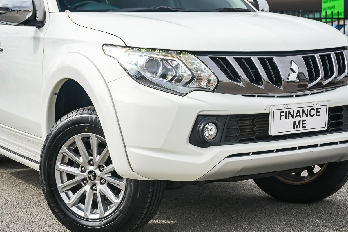 Mitsubishi Triton image 2