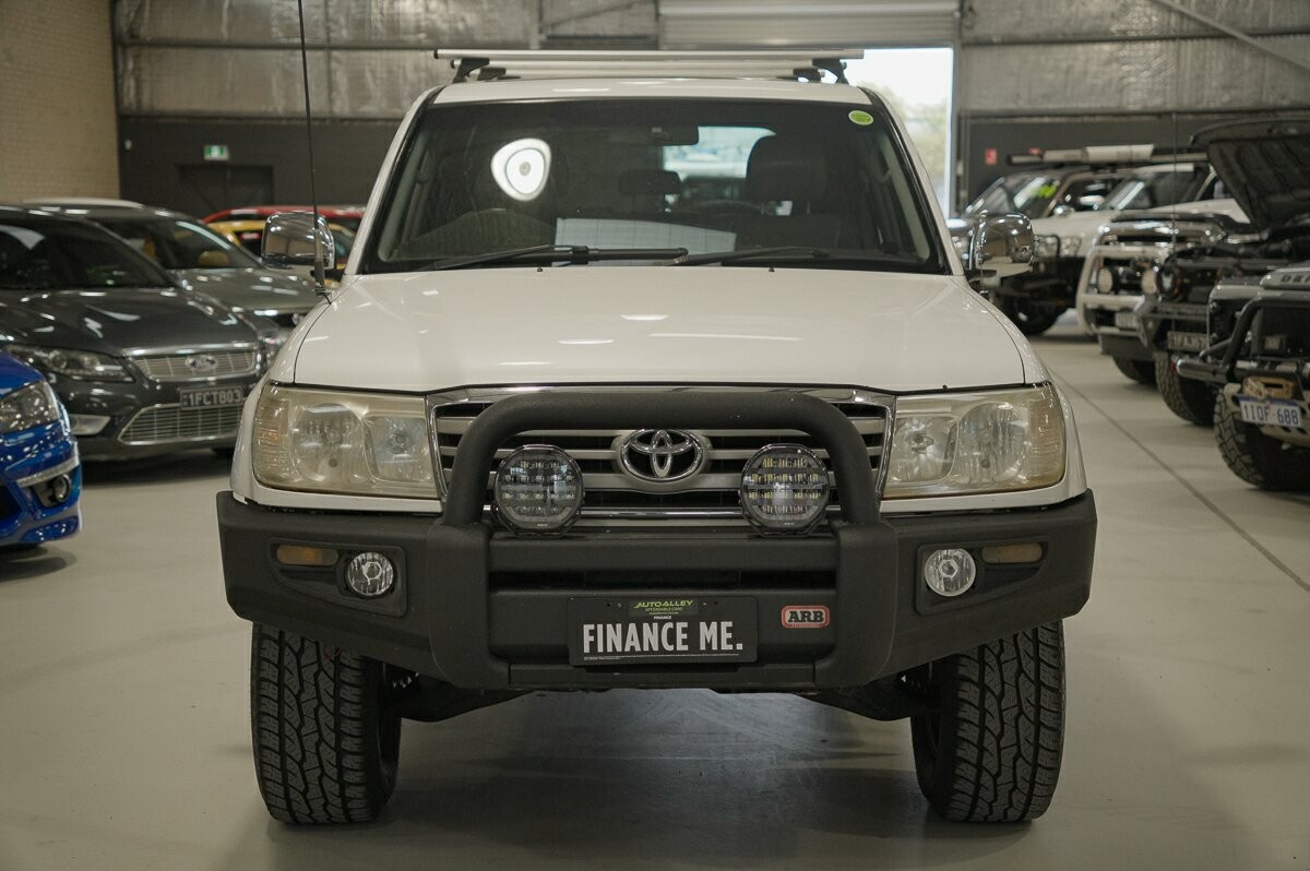 Toyota Landcruiser image 3
