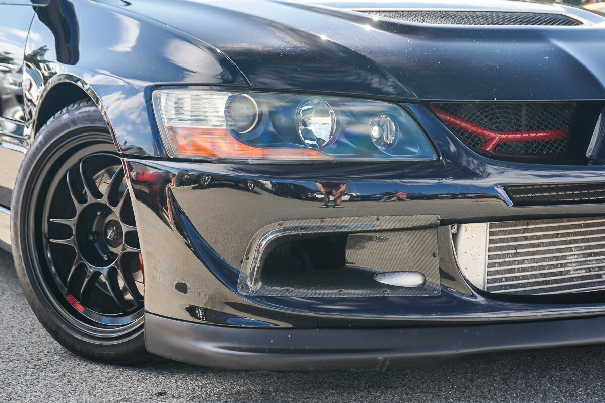 Mitsubishi Lancer image 2