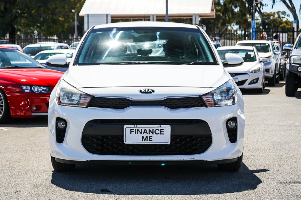 Kia Rio image 3