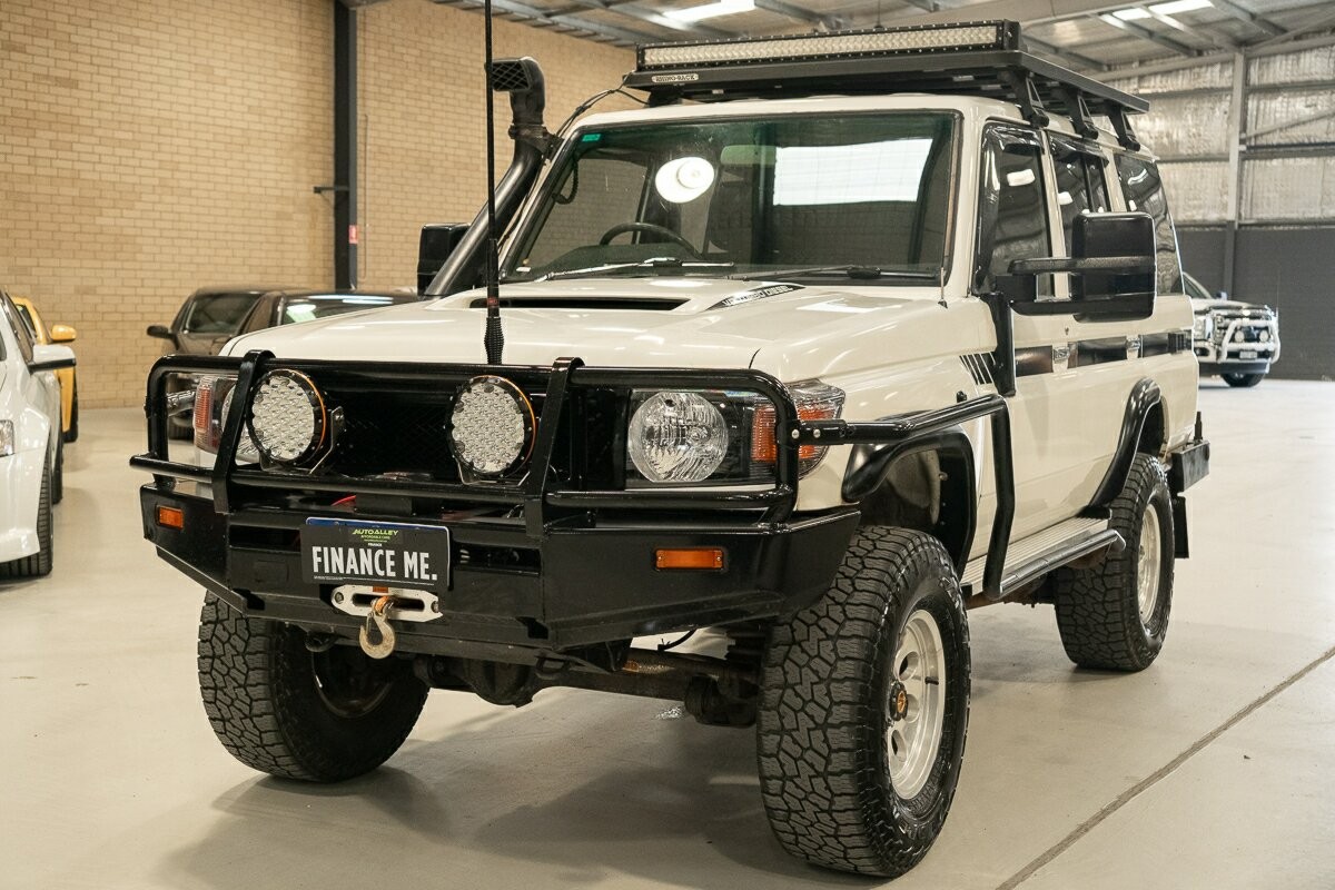 Toyota Landcruiser image 4