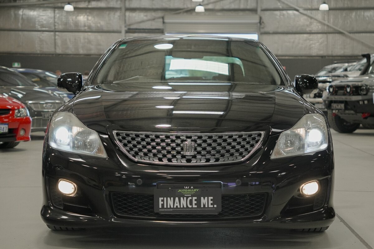 Toyota Crown image 3