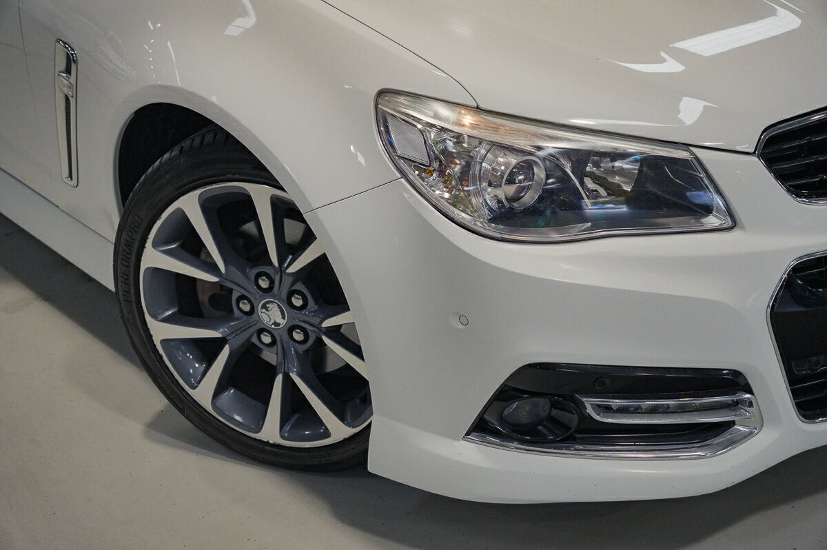 Holden Commodore image 2