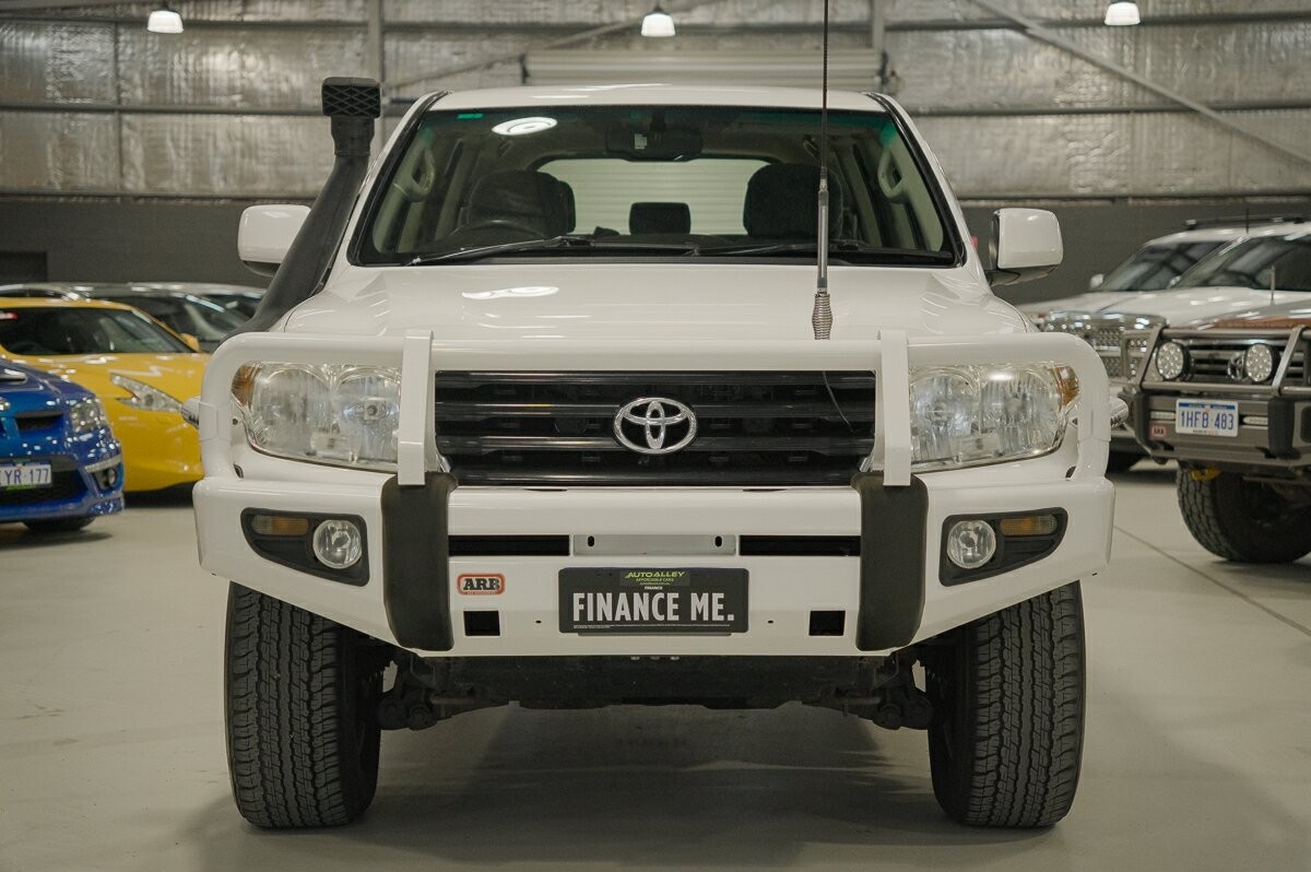 Toyota Landcruiser image 3