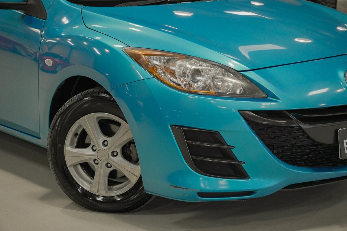 Mazda 3 image 2