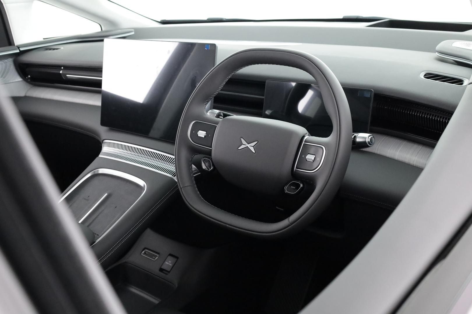 Xpeng X9 image 2