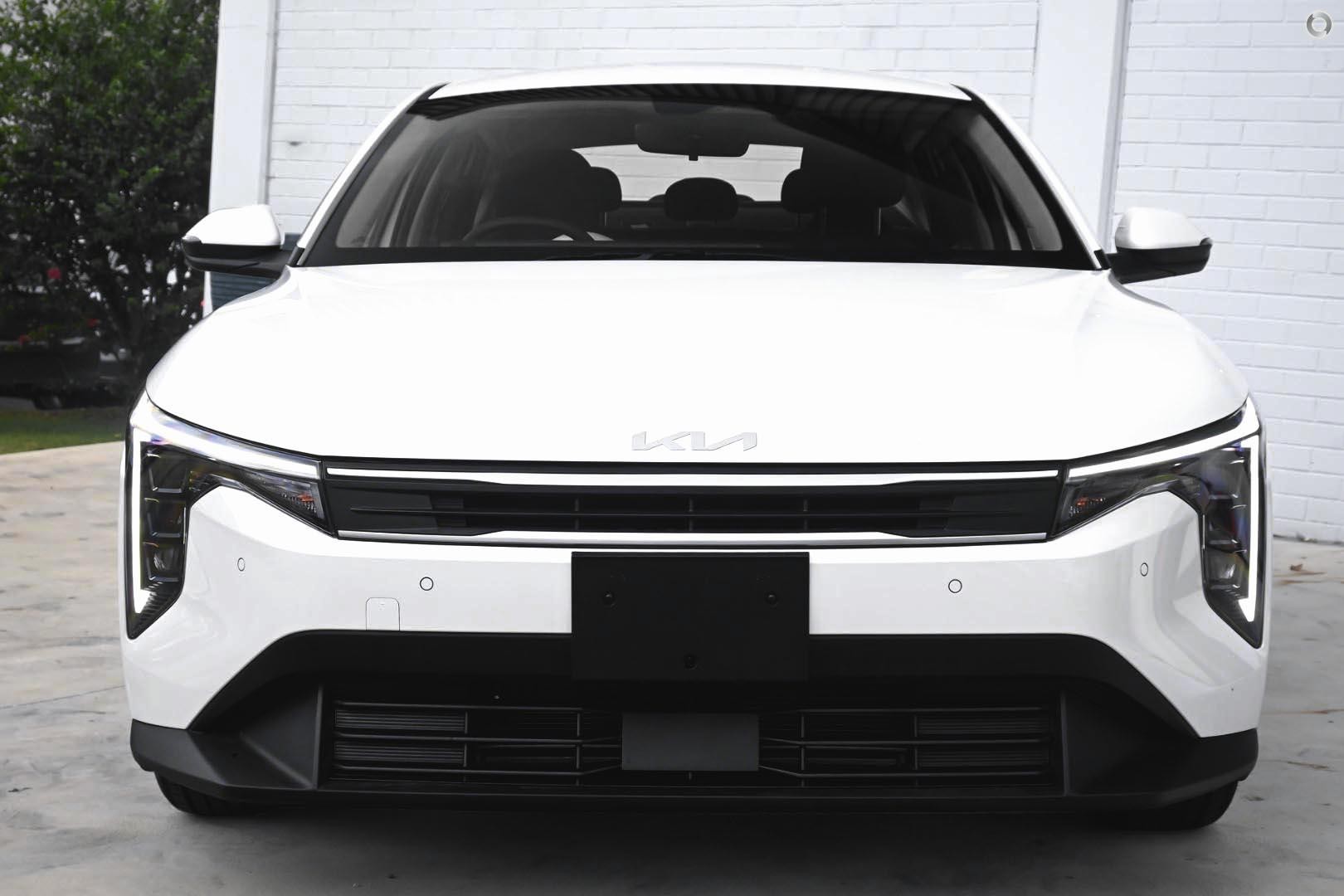 Kia K4 image 2
