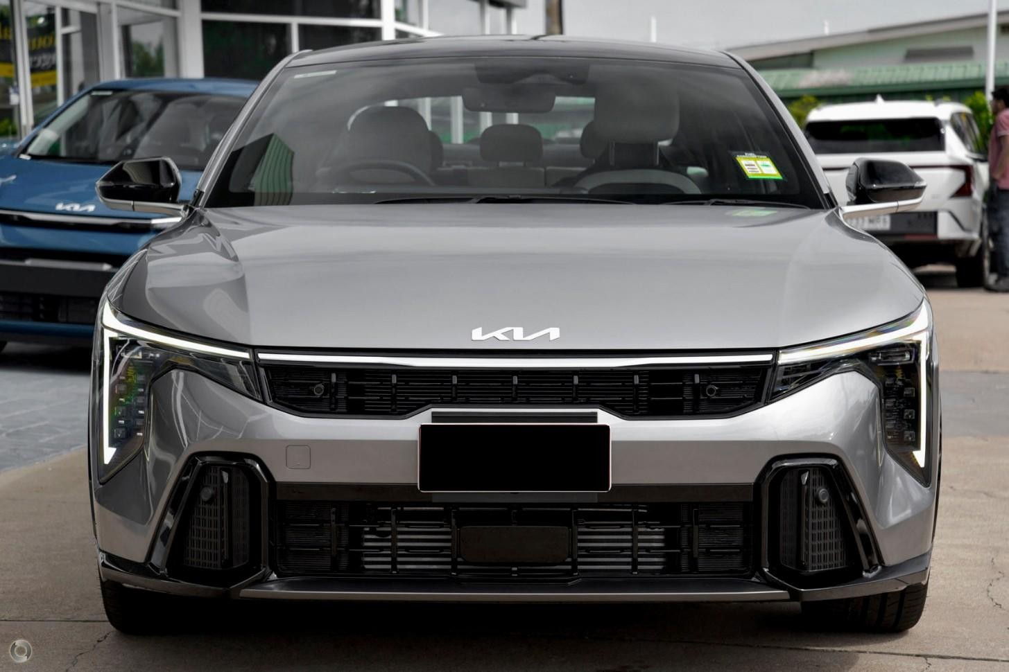 Kia K4 image 2