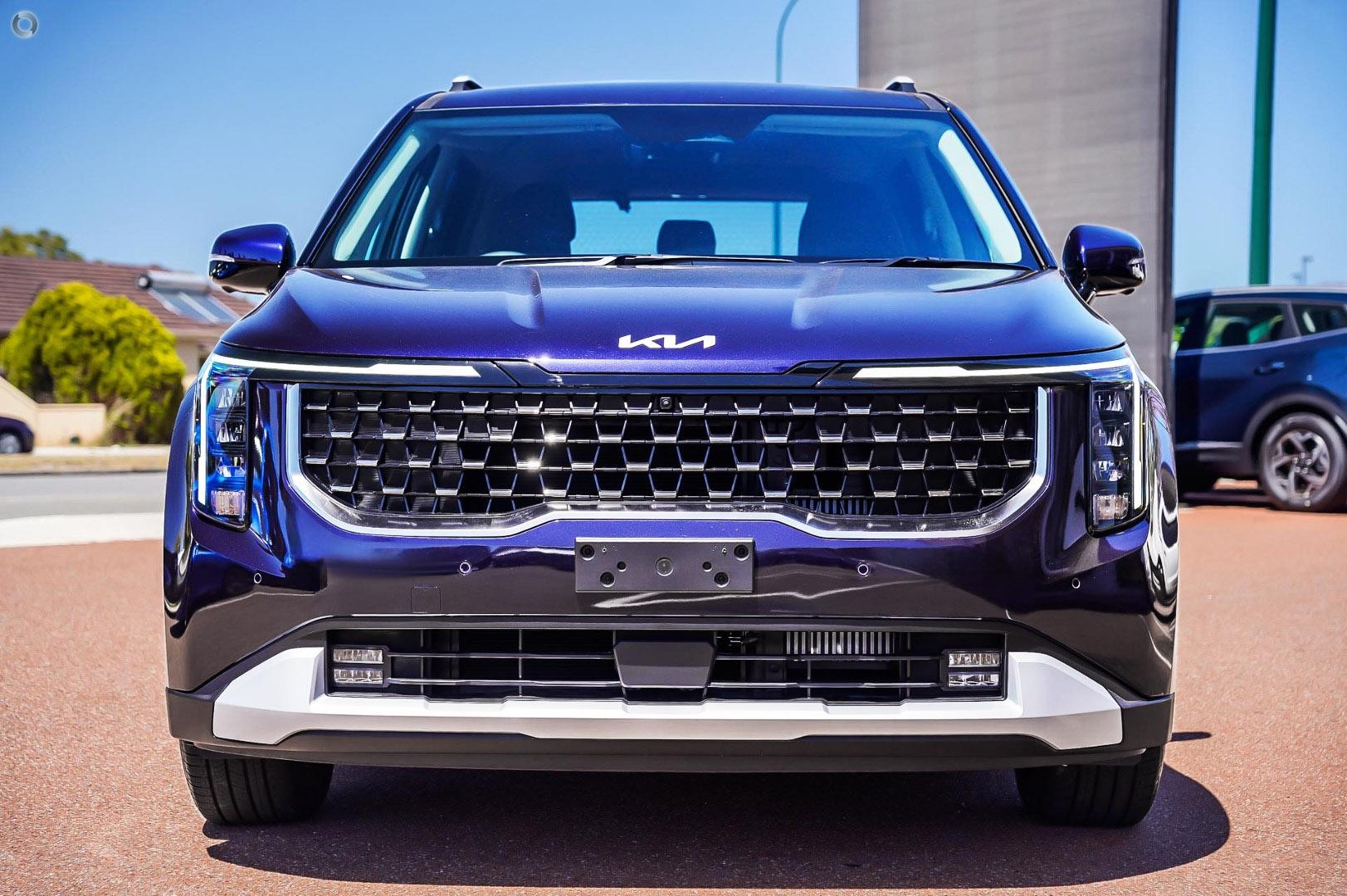 Kia Carnival image 2