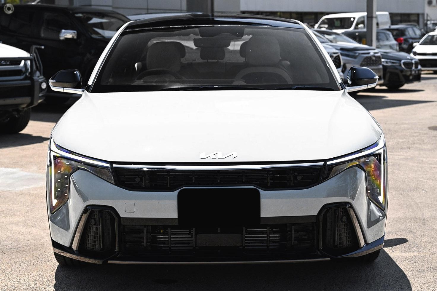 Kia K4 image 2