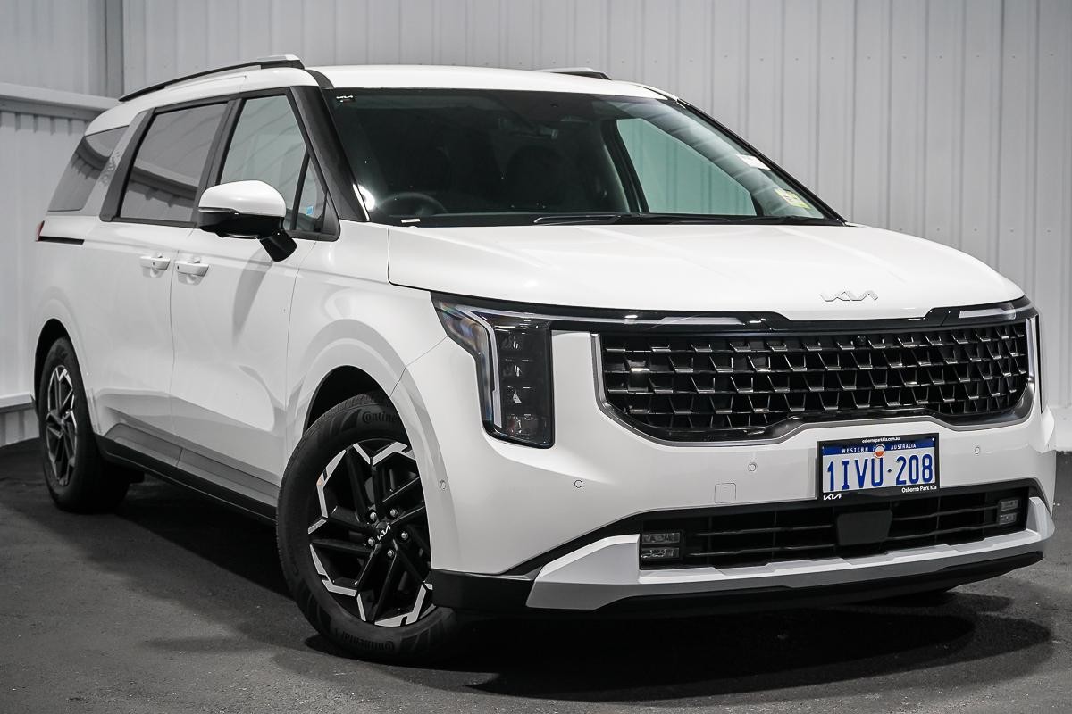 Kia Carnival image 1