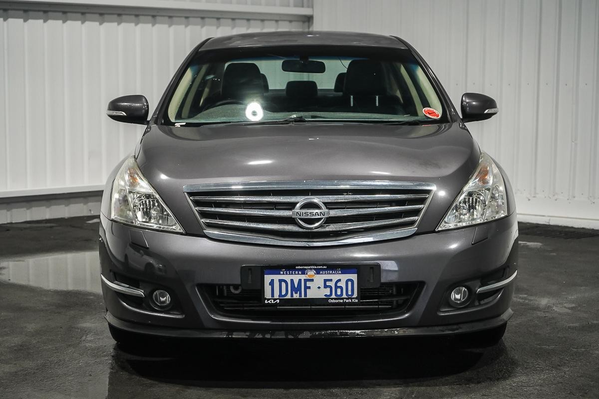 Nissan Maxima image 3