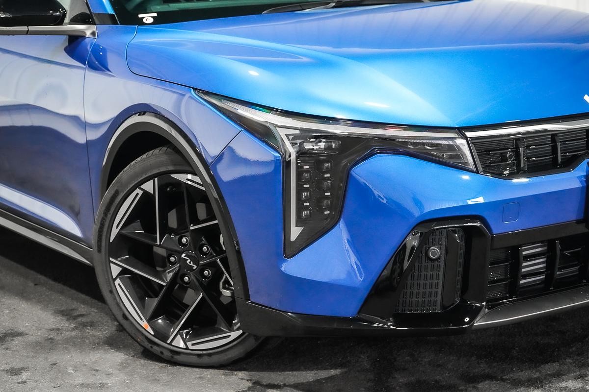 Kia K4 image 2