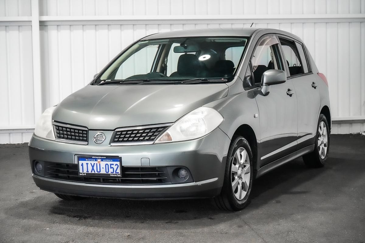 Nissan Tiida image 4