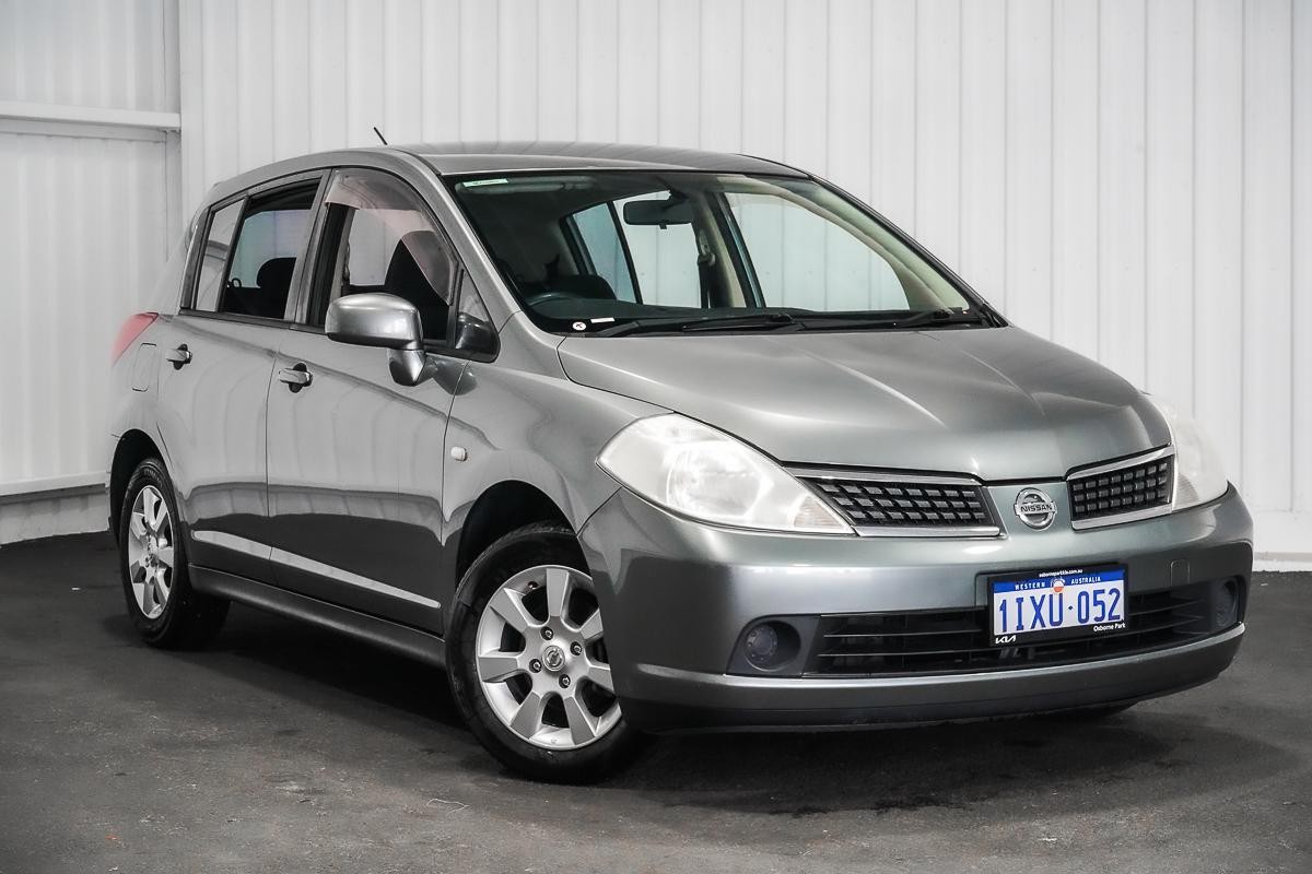Nissan Tiida image 1