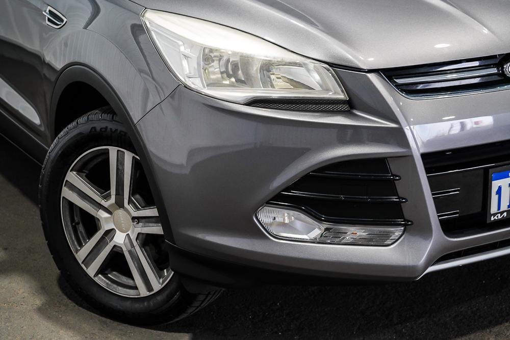 Ford Kuga image 2