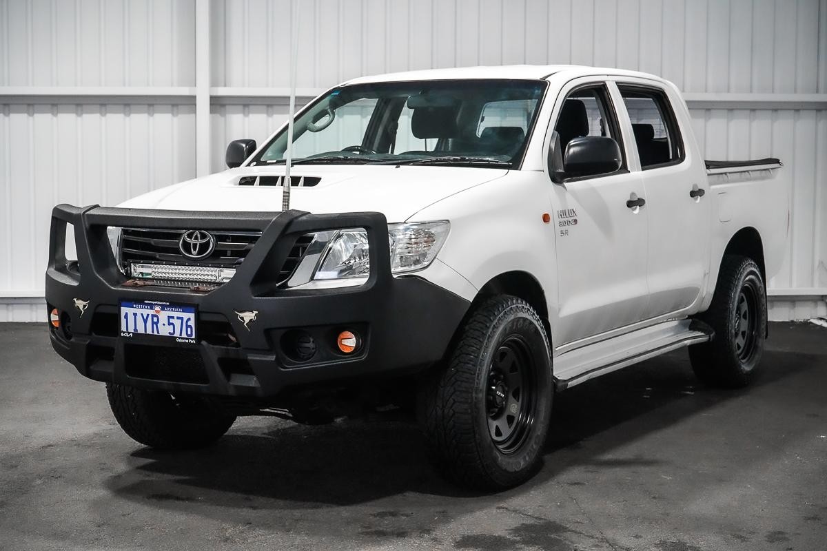 Toyota Hilux image 4