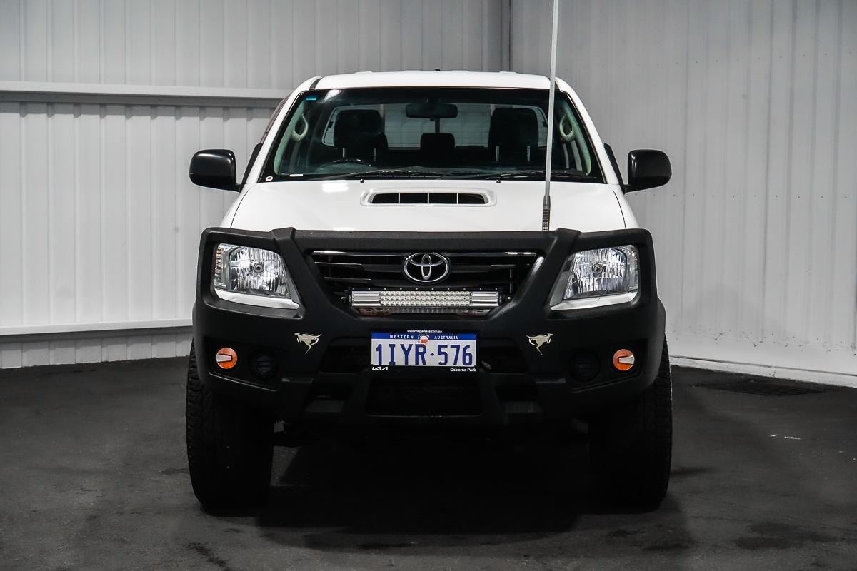 Toyota Hilux image 3