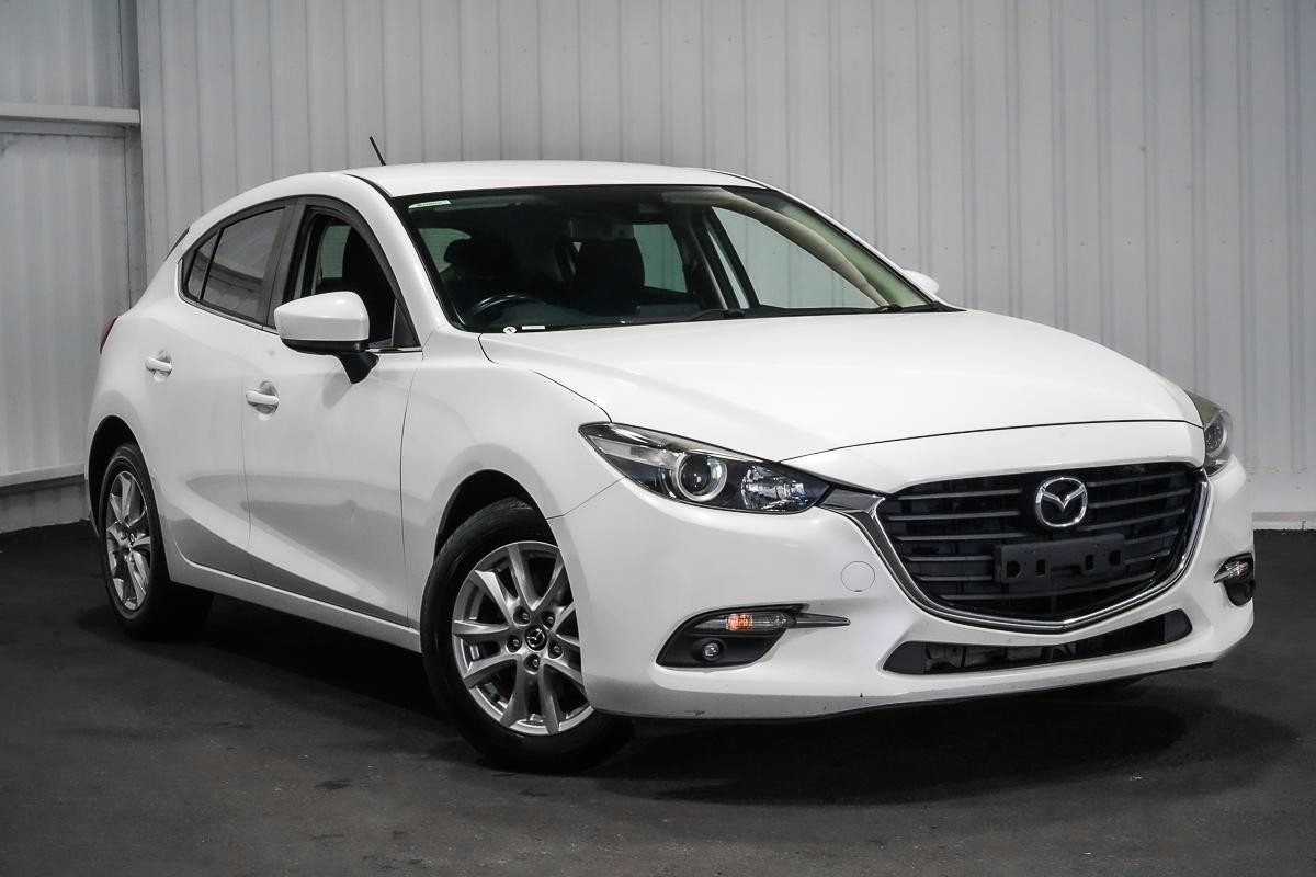 Mazda 3 image 1