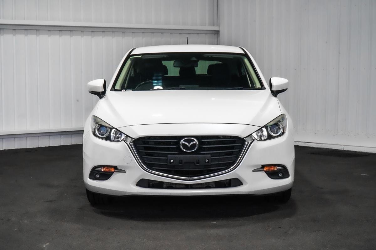 Mazda 3 image 3