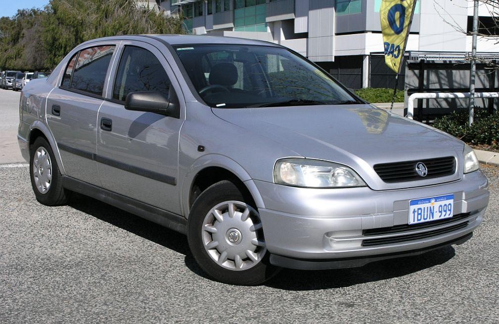 Holden Astra image 2