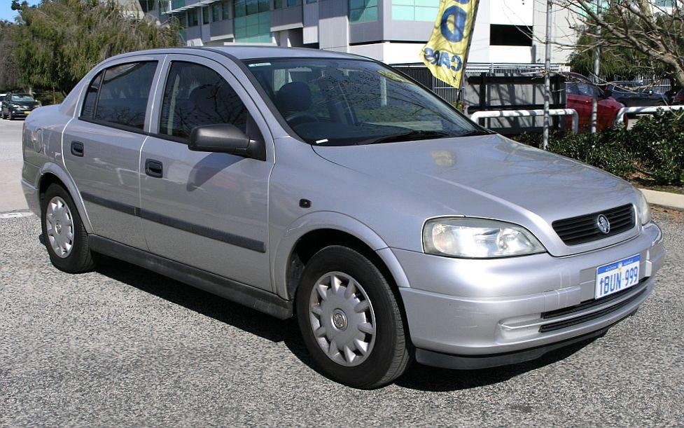 Holden Astra image 3