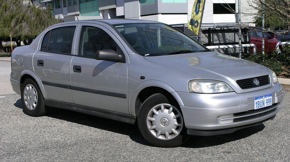 Holden Astra image 1