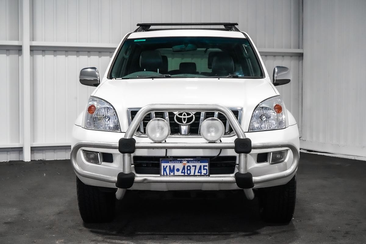 Toyota Landcruiser Prado image 3