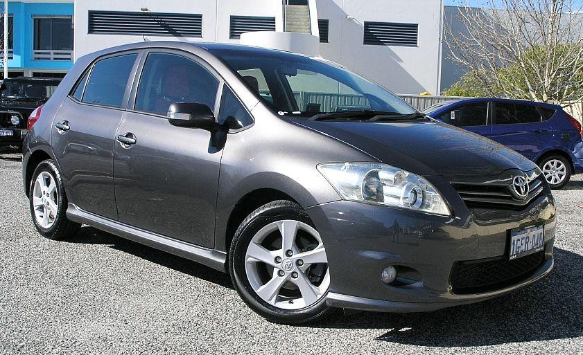 Toyota Corolla image 2