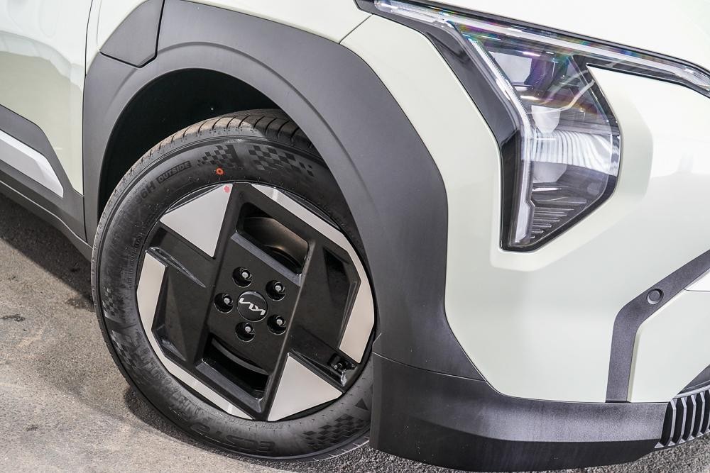 Kia Ev3 image 2