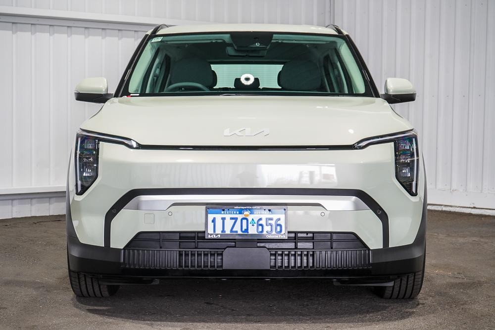 Kia Ev3 image 3