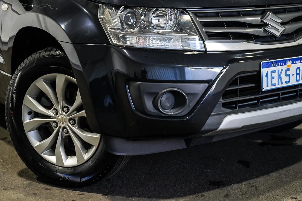 Suzuki Grand Vitara image 2