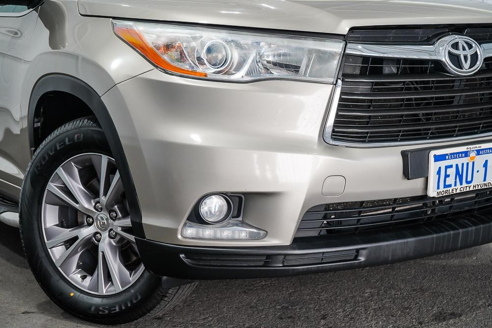 Toyota Kluger image 2