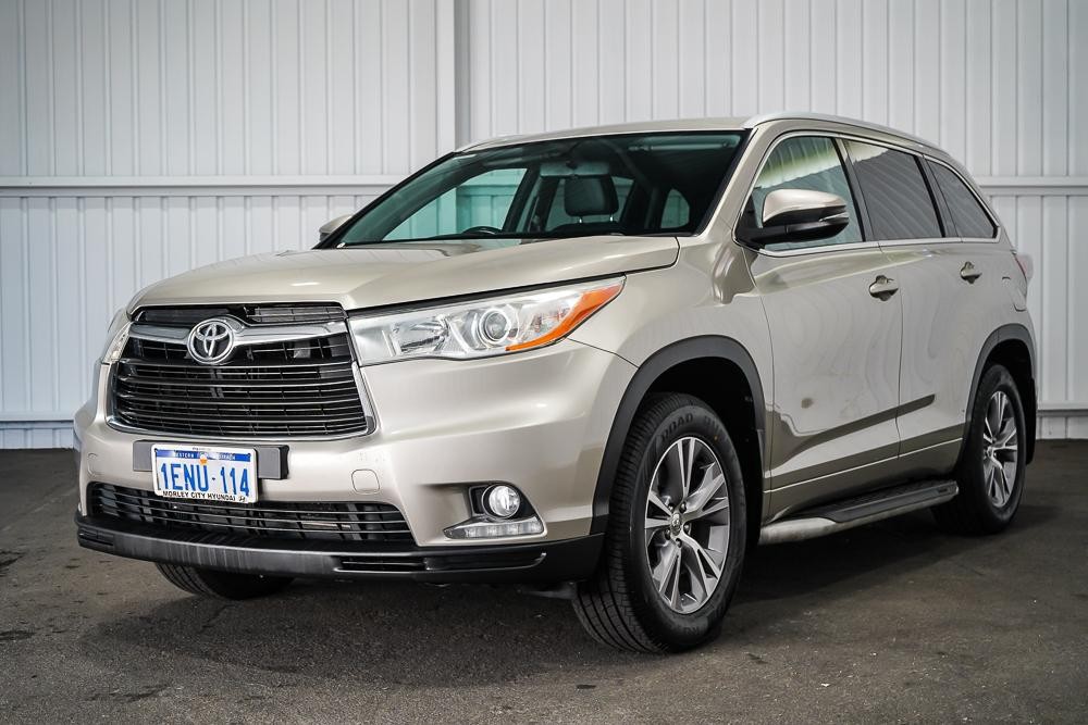 Toyota Kluger image 4