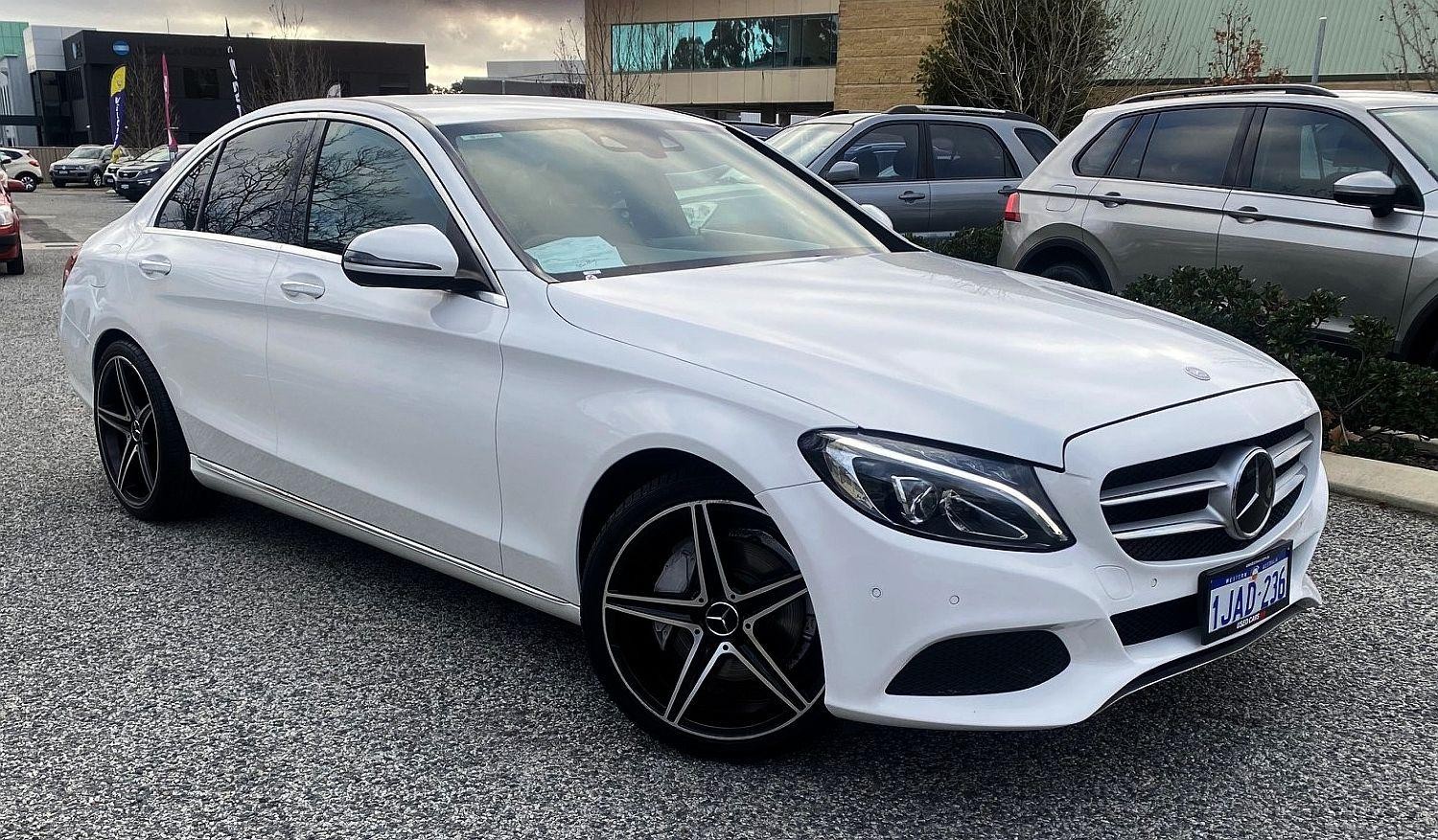 Mercedes Benz C-class image 1