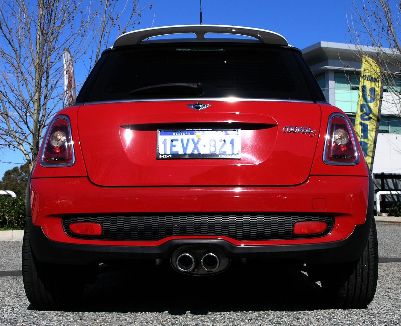 Mini Hatch image 4