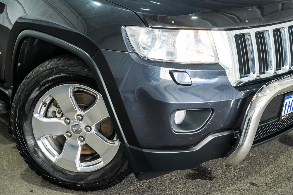 Jeep Grand Cherokee image 2