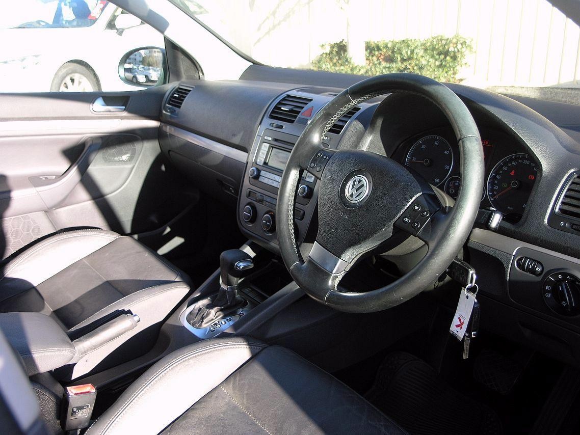 Volkswagen Golf image 4