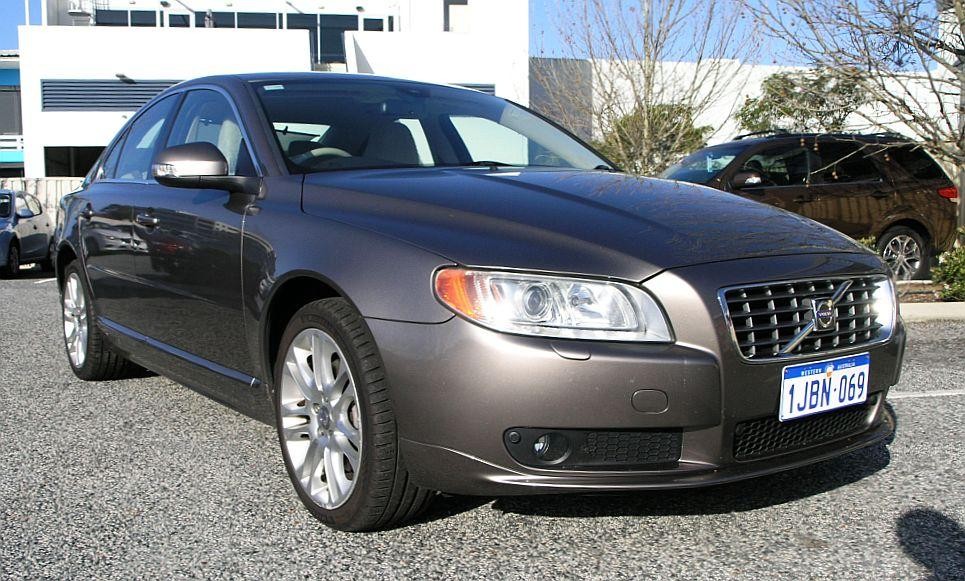 Volvo S80 image 2