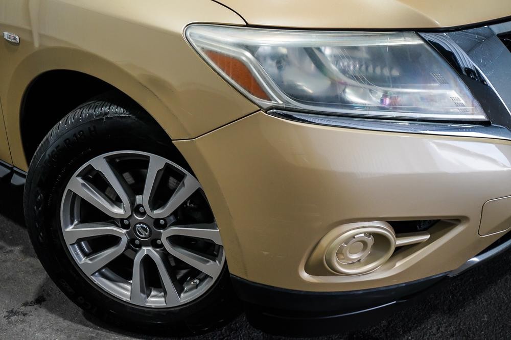 Nissan Pathfinder image 2
