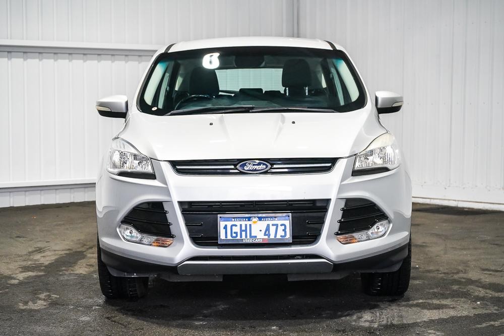 Ford Kuga image 3