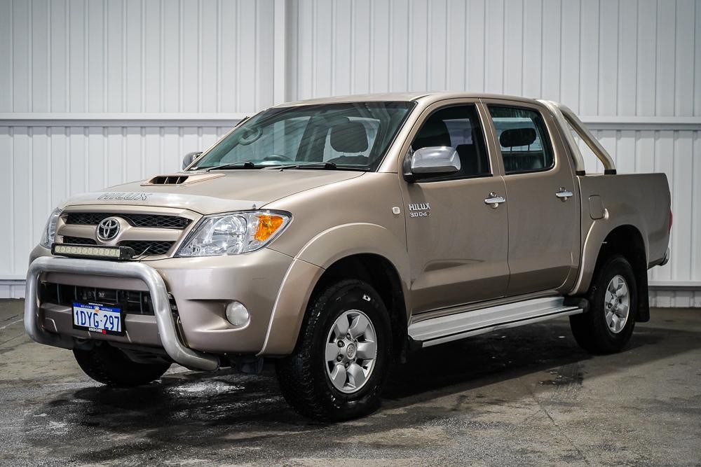 Toyota Hilux image 4