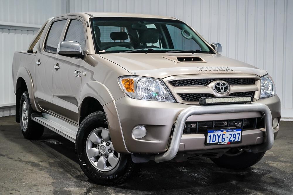Toyota Hilux image 1