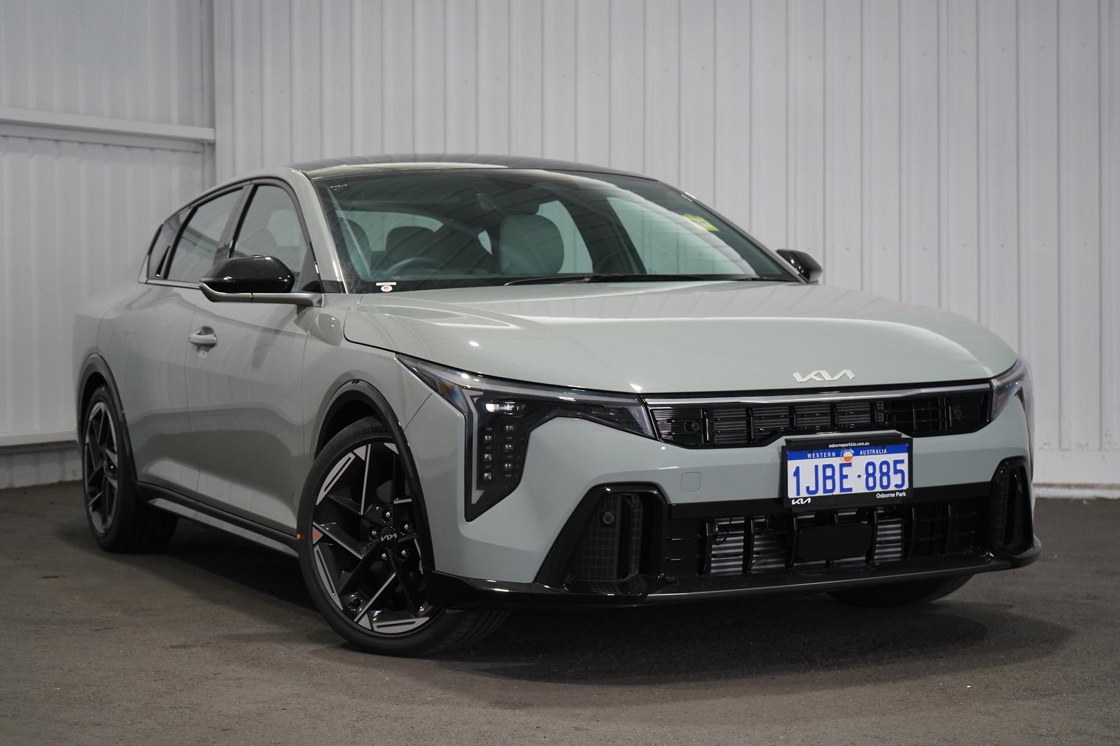Kia K4 image 1