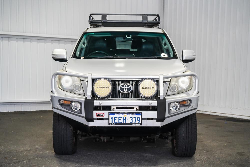 Toyota Landcruiser Prado image 3