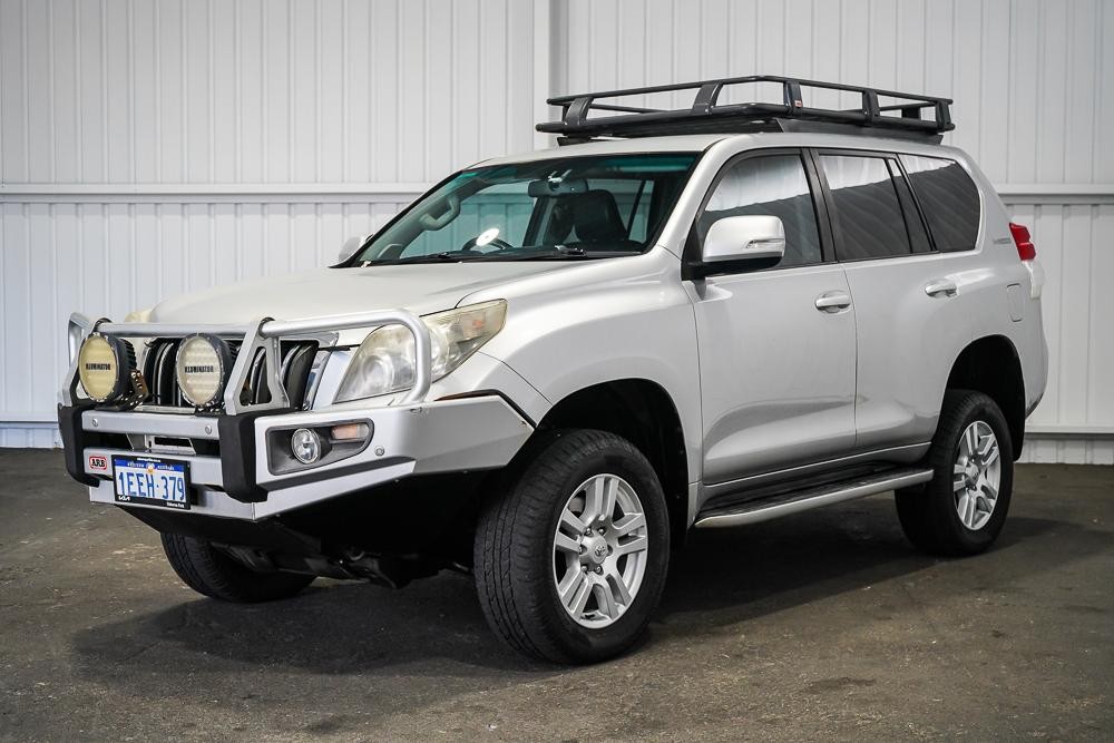 Toyota Landcruiser Prado image 4