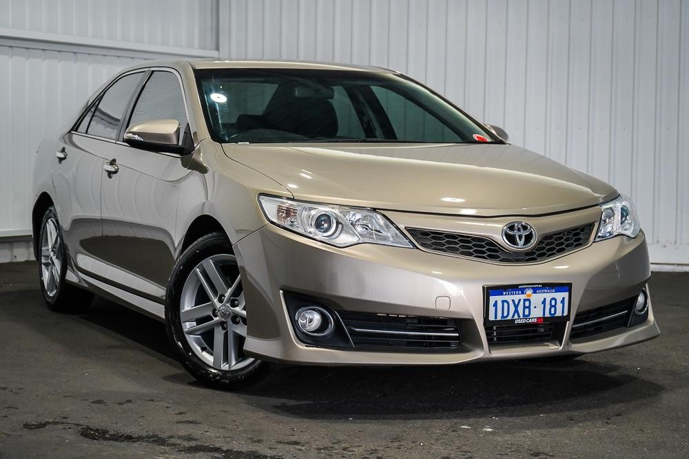 Toyota Camry image 1