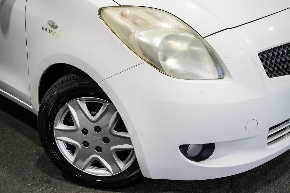 Toyota Yaris image 2