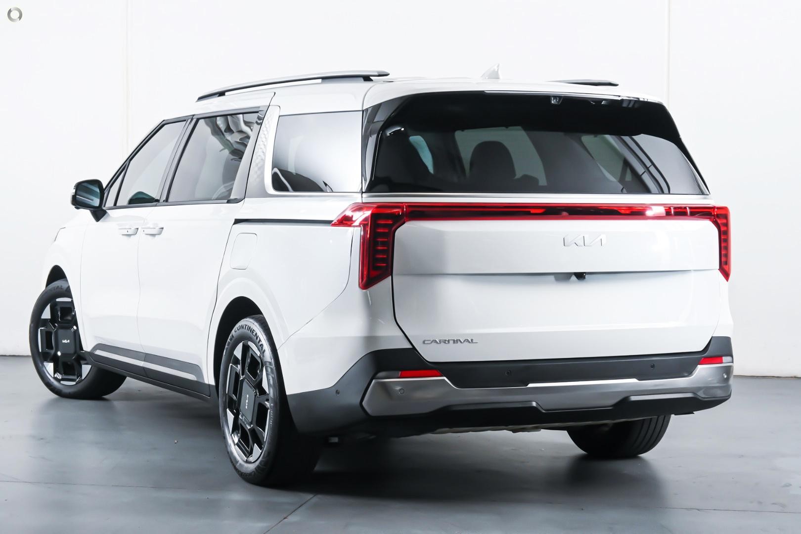 Kia Carnival image 4
