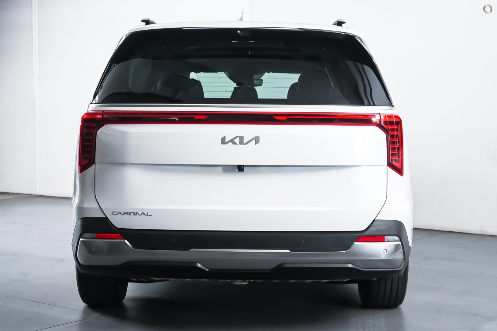 Kia Carnival image 3